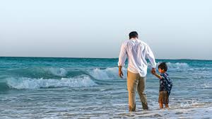 تخصيص وقت يوميا.. أفضل طريقة لتحقيق تواصل إيجابي بين الأب وأبنائه