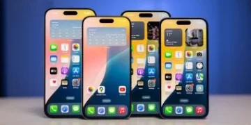 رحلة تطور هاتف آيفون منذ إطلاقه الأول عام 2007 حتى 2025