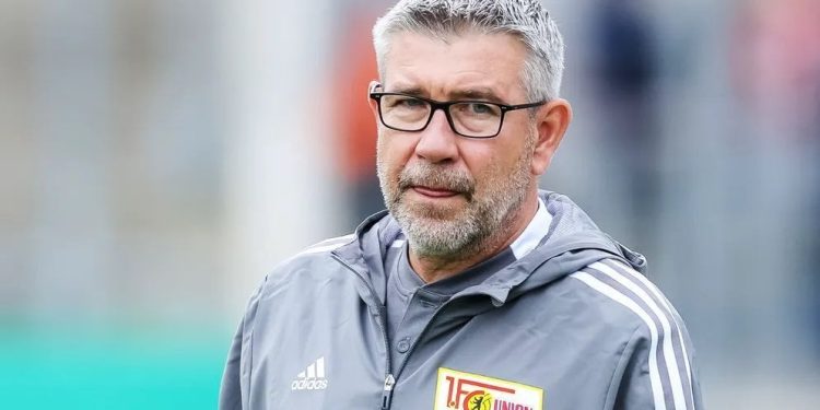 الأهلي يتلقى اعتذارًا من المدرب السويسري أورس فيشر