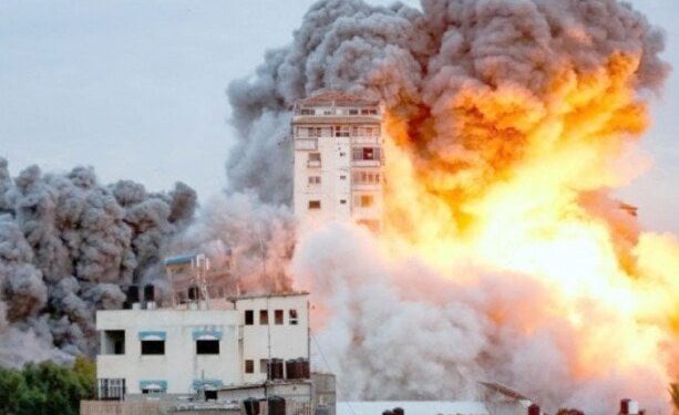 17 شهيدًا فلسطينيًا في غزة.. وقصف متواصل يستهدف المنازل والنازحين