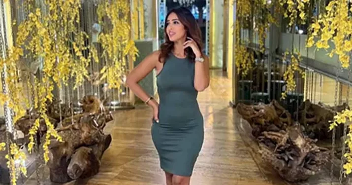رنا سماحة تثير الجدل بإطلالة جريئة بعد إعلان طلاقها