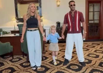 محمد رمضان يثير الجدل بتعاونه الفني مع لارا ترامب في فلوريدا.. صور