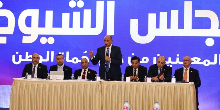 رئيس حماة الوطن يعقد اجتماعا مع أعضاء الحزب المعينين بمجلس الشيوخ