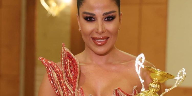 إنجاز عالمي يمنح خبيرة التجميل لينا إبراهيم جائزة التميز في تركيا