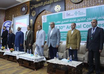 من حُلمٍ أَجْهَضتْه الجائِحَة..إلى واقعٍ صَنَعهُ الإِصرَار: الأزهر يسْطُر صفحةً جديدًة في تاريخ طلاب الصيدلة