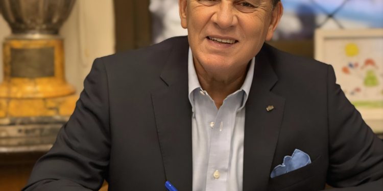 حاتم باشات وقائمته “في حب هليوبوليس” يتقدمون بأوراق ترشحهم لانتخابات مجلس إدارة النادي