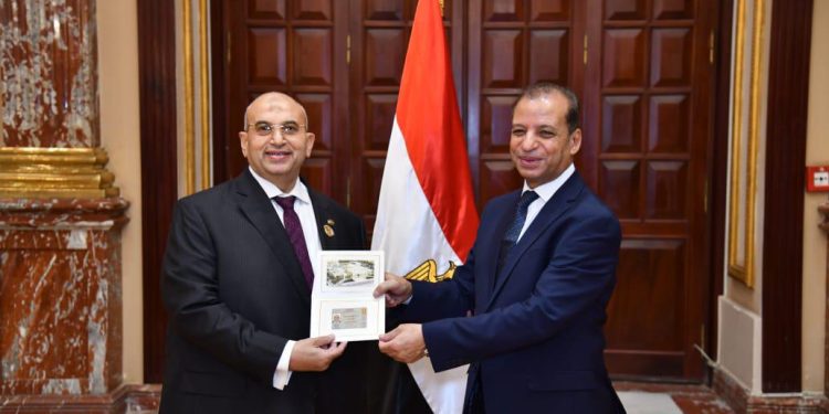 عضو مجلس أمناء حزب العدل يستكمل إجراءات العضوية بمجلس الشيوخ