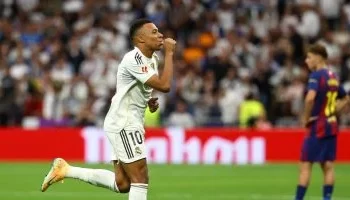 ريال مدريد يحسم شوط الكلاسيكو الناري (2-1) في قمة الصدارة.. ومبابي يحقق إنجازاً تاريخياً!