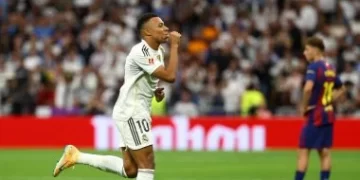 ريال مدريد يحسم شوط الكلاسيكو الناري (2-1) في قمة الصدارة.. ومبابي يحقق إنجازاً تاريخياً!
