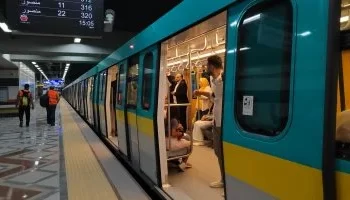 تيسيرات استثنائية للمشجعين.. “مترو الأنفاق” يمدد ساعات عمل الخط الثالث ويزيد عدد القطارات لمباراة مصر وغينيا