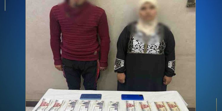 ضبط سيدة وشريكها أثناء توزيع أموال على الناخبين في قطور