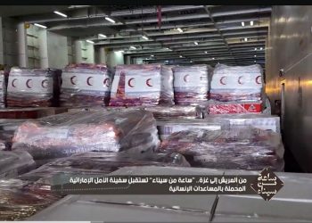 ساعة من سيناء..  مشاهد حصرية لوصول “مساعدات لغزة” بميناء العريش