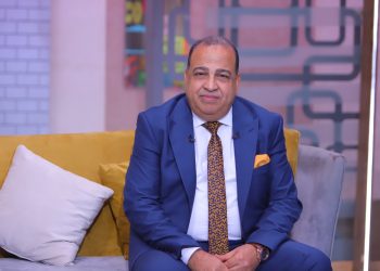 خبير قانوني: فرض الضريبة على الهواتف المحمولة بأثر رجعي مخالف للقانون ويهز ثقة المواطن بالدولة