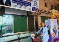 مونيكا مجدي تجوب شوارع شبرا بالدراجة وتؤكد: “إرادة الناس أقوى من المال والانتخابات تُحسَم في الشارع”