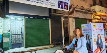مونيكا مجدي تجوب شوارع شبرا بالدراجة وتؤكد: “إرادة الناس أقوى من المال والانتخابات تُحسَم في الشارع”