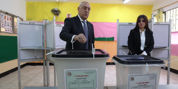 د.عاصم الجزار يدلي بصوته في انتخابات مجلس النواب بالقاهرة الجديدة ويدعو المواطنين للمشاركة بكثافة