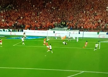 مروان عطية يضع الهدف الثاني لـ الأهلي في شباك الزمالك في نهائي السوبر المصري