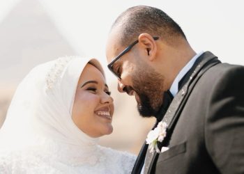 مبروك للعروسين.. موقع “الصورة الحقيقة” يهنئ حسين سيف وفريدة حافظ بالزواج السعيد