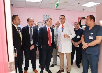 الصحة: مستشفى الشيخ زايد التخصصي تستقبل وزير الدولة البريطاني لشؤون الشرق الأوسط وممثلي منظمة الصحة العالمية بمصر