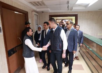 نائب وزير الصحة يتفقد مستشفى الحمام المركزي بمطروح للاطمئنان على جودة الخدمات الطبية المقدمة للمواطنين