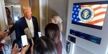 ترامب يعلن التوصل لـ “قرار” بشأن فنزويلا ويبحث الخيارات العسكرية.. وتصعيد ضد مادورو