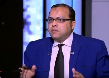 الدكتور حمدي عرفة يفتح ملف “جمهورية التوك توك”: 25 محافظًا في “محلك سر” وسط تحرك الجيزة والقاهرة