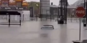 فيضانات وانهيارات أرضية خطيرة تضرب شمال إيطاليا.. ومخاوف من مفقودين