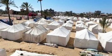 اللجنة المصرية تستجيب لنداءات الإغاثة في غزة بعد غمر مياه الأمطار لمخيمات النازحين