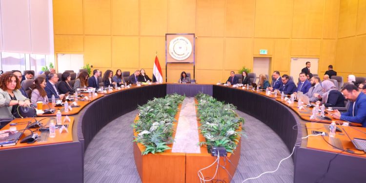 مايا مرسي أمام بعثة “البنك الدولي”: 54 مليار جنيه موازنة “تكافل وكرامة” والتحول نحو “الإنتاج” هو ركيزة المرحلة