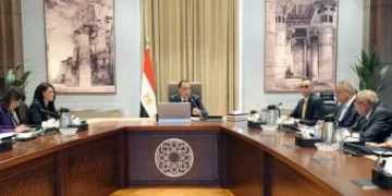 رئيس الوزراء يشدد على ضرورة تحديث وثيقة ملكية الدولة