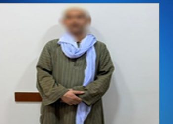 أمن سوهاج يضبط شخصاً بحوزته أموال وبطاقات رقم قومي أمام لجان المراغة