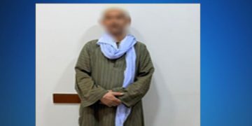 أمن سوهاج يضبط شخصاً بحوزته أموال وبطاقات رقم قومي أمام لجان المراغة