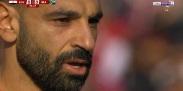 محمد صلاح يمنح منتخب مصر التقدم على جنوب أفريقيا بهدف نظيف في الشوط الأول.. وطرد هاني يضع الفريق في مأزق 