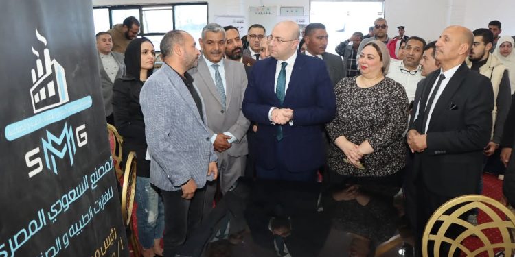 محافظ بني سويف يتفقد ملتقى التوظيف ضمن فعاليات حملة الـ16 يوم لمناهضة العنف ضد المرأة