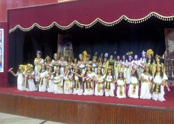 عرض “ملوك وملكات النيل” يبهر القاهرة.. وتألق لافت للطالبة فاطمة تهامي البنداري