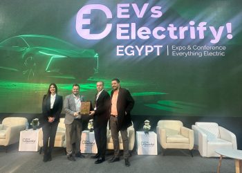 «برانديت كايرو» تكرّم آرك فوكس خلال قمة EVs Electrify Egypt 2025