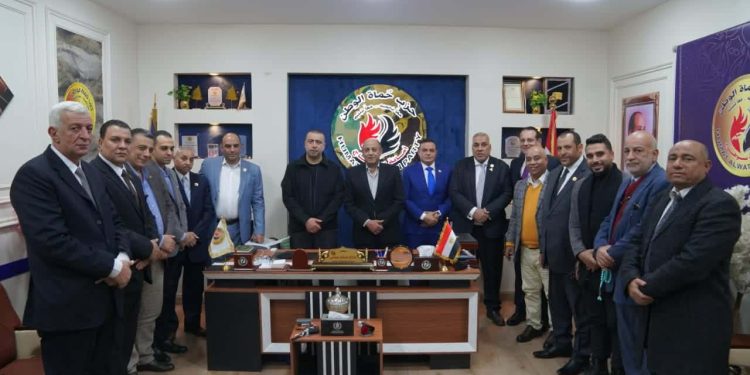 رئيس حزب حماة الوطن يتفقد أمانة سوهاج ويبحث مع برلمانيي المحافظة سبل دعم التنمية وتلبية طموحات المواطنين