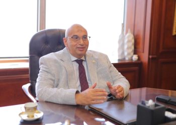 النائب أشرف عبد الغني يطالب بـ “فيتو رئاسي” لإلغاء ضريبة السكن الخاص