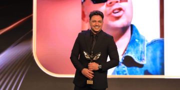 عمرو سلامة يتوج بجائزة أفضل مطرب شعبي 2025 في مهرجان «وشوشة للأفضل»