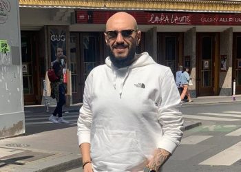 ريمون رمسيس يقاضي مروجي شائعات حبسه ويؤكد طرح شمس الزناتي في 2026