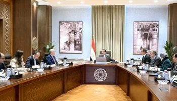 الحكومة تتبنى حلولاً “جذرية” لمشكلات “ماسبيرو” والصحف القومية.. مدبولي يشدد على الإصلاح والهيكلة