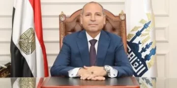 محافظ القاهرة يلزم المحلات بصناديق قمامة وغرامة 5 آلاف جنيه للمخالفين بعد أسبوعين