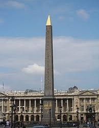 رحلة التحدي والهندسة: كيف انتقلت مسلات مصر الشامخة إلى ميادين أوروبا؟