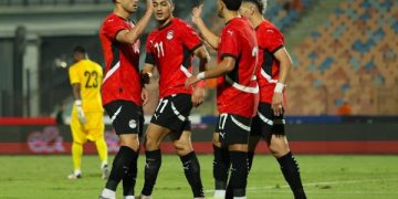 منتخب مصر يُسقط نيجيريا بـ 2-1.. مصطفى محمد يؤمن انتصار “البروفة النارية”
