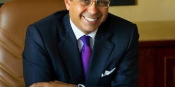 هاني سري الدين يطرح برنامج إصلاح شامل لإعادة الوفد إلى قيادة التيار الوطني