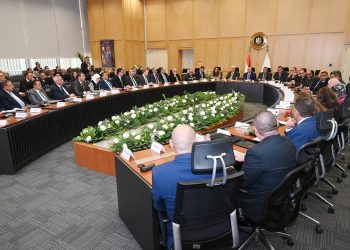 بصدارة استثمارات “مليارية”.. كامل الوزير يُطلق حزمة قرارات لثورة صناعية شاملة