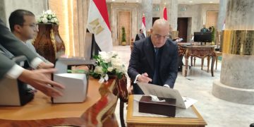 عقب استلام كارنية العضوية.. عاصم الجزار: حزب الجبهة الوطنية رقم فاعل في البرلمان المقبل