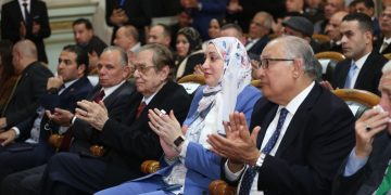 هناء الخبيري تستقبل وزير الخارجية في احتفالية الذكرى الـ80 لتأسيس الجمعية المصرية للقانون الدولي