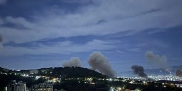 كاراكاس تحت النار: دوي 7 انفجارات عنيفة يهز العاصمة الفنزويلية وسط تحليق مكثف لمقاتلات مجهولة