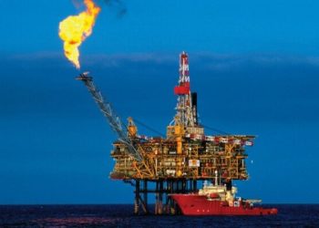 بشرى من الصحراء الغربية: 4 آبار جديدة تضخ 4500 برميل زيت يومياً في شرايين الإنتاج